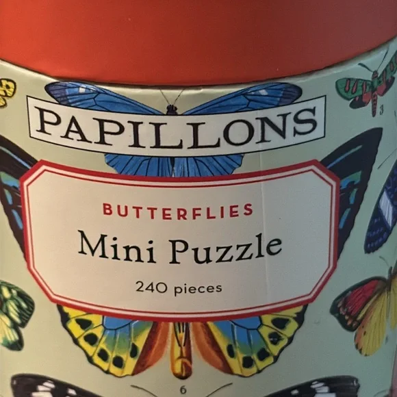 Papillons Butterflies Mini Puzzle 240 pieces -Red and Cream background - Picture 10 of 12